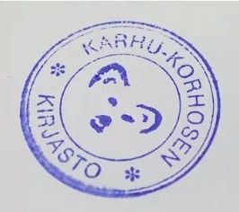 A Karhu-Korhosen kirjastonak saját bélyegzője is van (Kép: Jukka Gröndahl / HS)